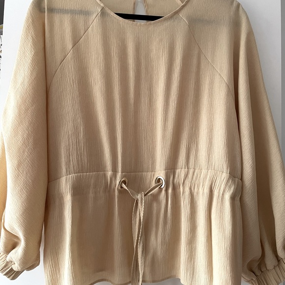 NWOT Zara drawstring long sleeve top colour sand or light beige - Picture 2 of 7